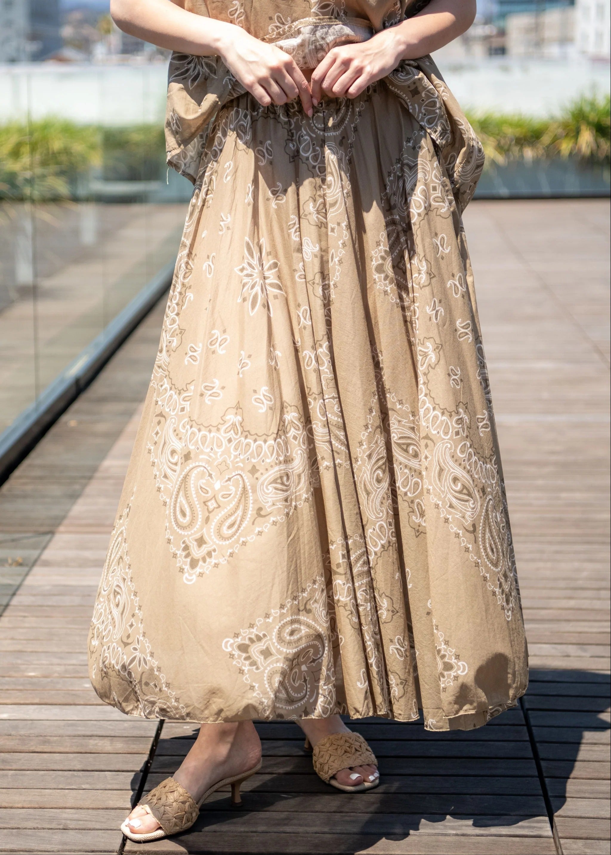 Plissierter Maxirock in Taupe